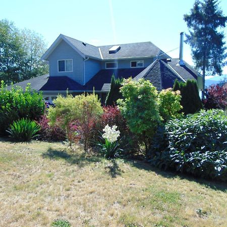 The Oceanfront Inn On Stephens Bay Coal Harbour Exterior photo