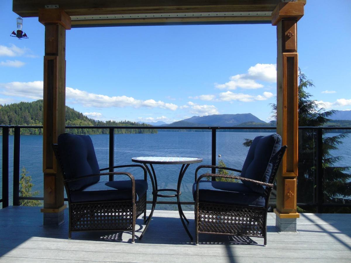 The Oceanfront Inn On Stephens Bay Coal Harbour Exterior photo